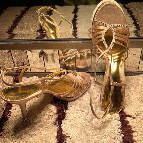 NWOT Nina Satin Sandals - Picture 4 of 7